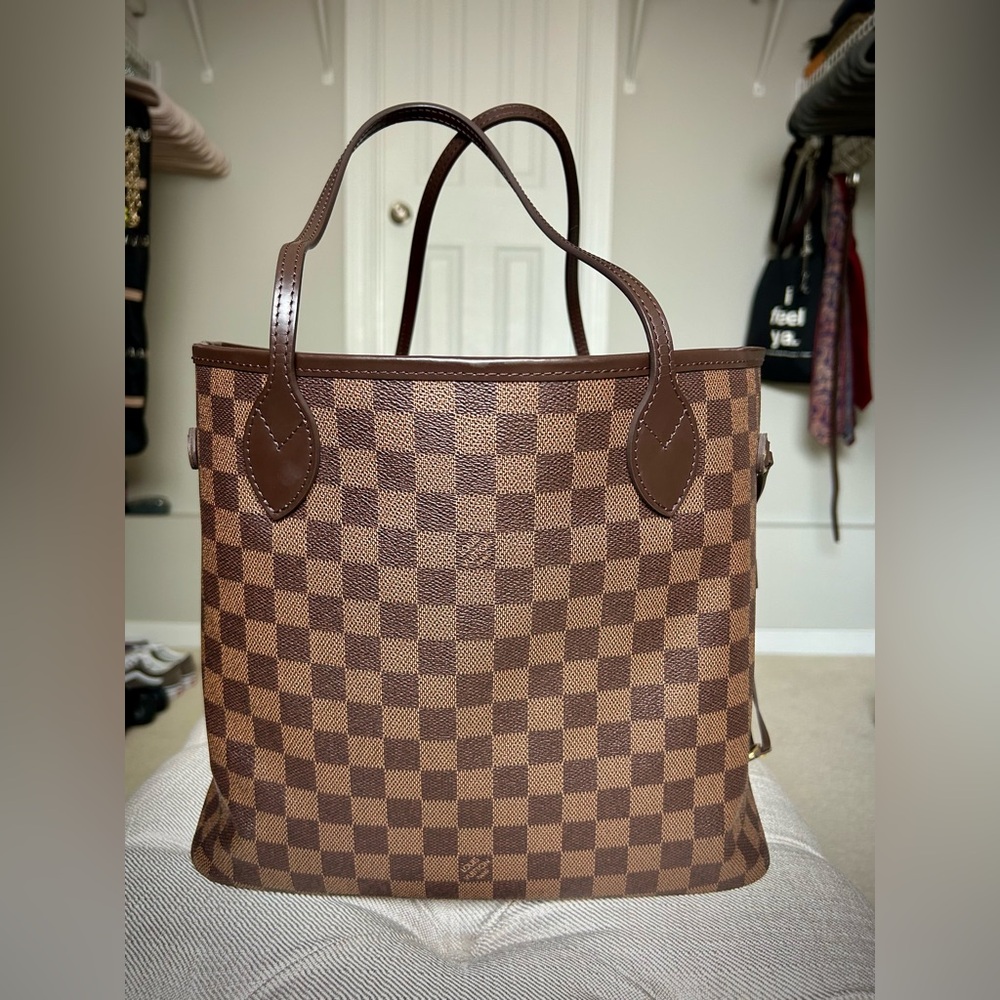 Authentic Louis Vuitton Neverfull MM, Damien Ebener, Cherry Interior.